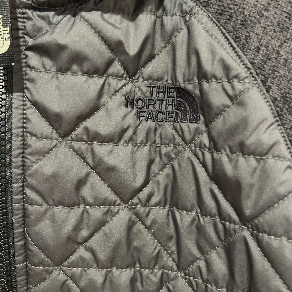 North Face Jacket - Picture 2 of 8